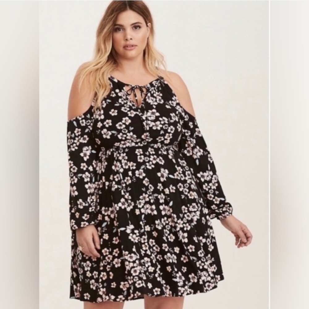 Torrid Size 2 Floral Cold Shoulder Dress